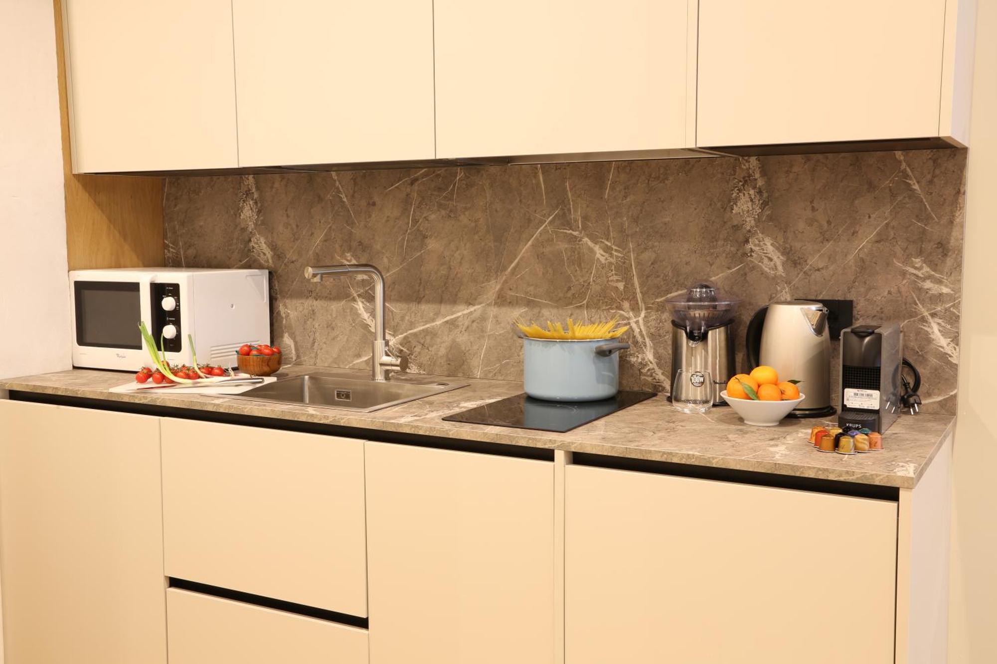 Meyland Suites Centro Милано Екстериор снимка
